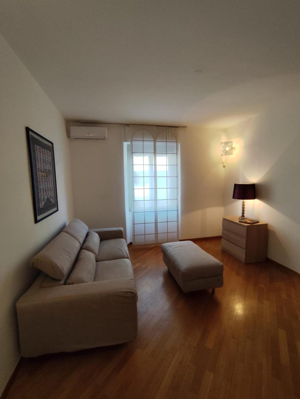 Costanza In Giallo Apartment